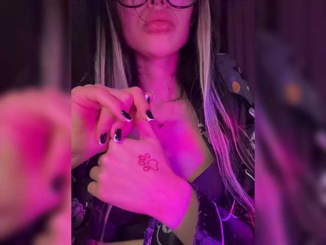 LeCriss's BongaCams show and profile