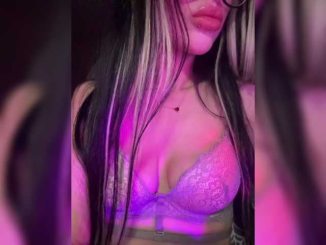 LeCriss's BongaCams show and profile