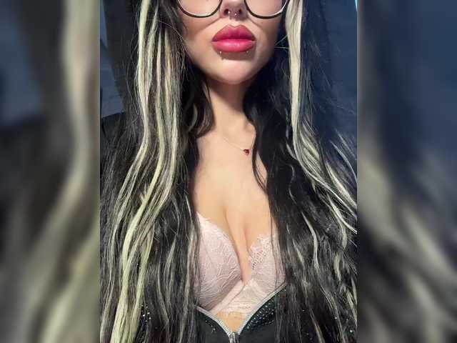 LeCriss's BongaCams show and profile