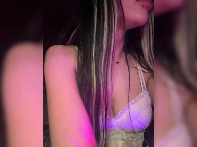 LeCriss's BongaCams show and profile