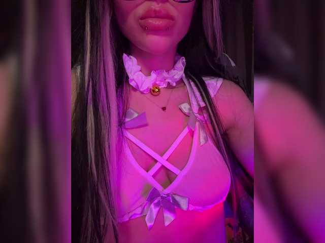 LeCriss's BongaCams show and profile