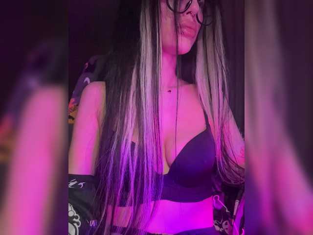 LeCriss's BongaCams show and profile