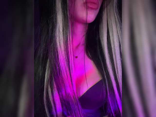 LeCriss's BongaCams show and profile