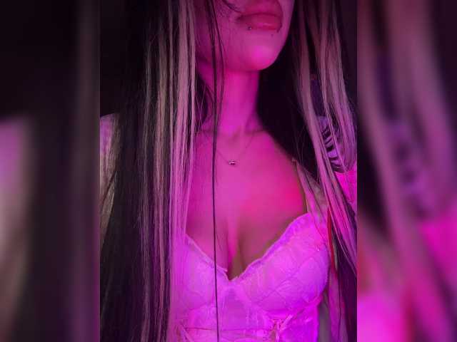 LeCriss's BongaCams show and profile