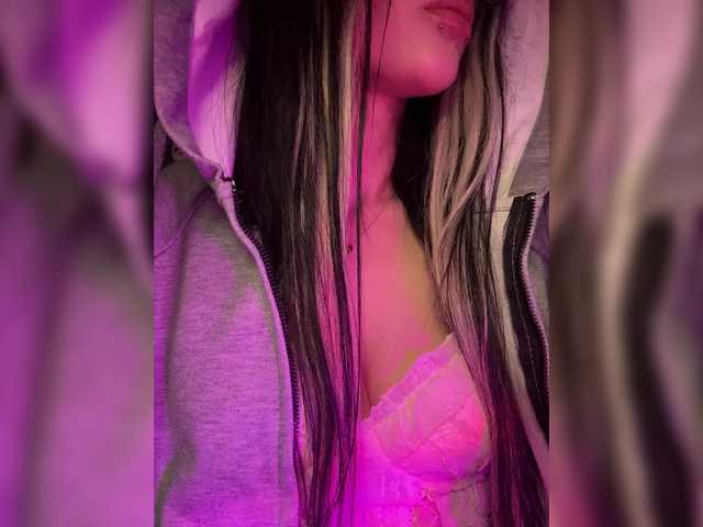 LeCriss's BongaCams show and profile