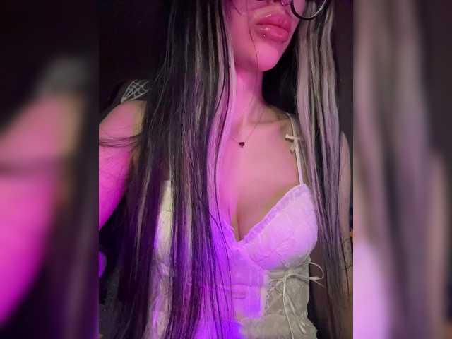 LeCriss's BongaCams show and profile