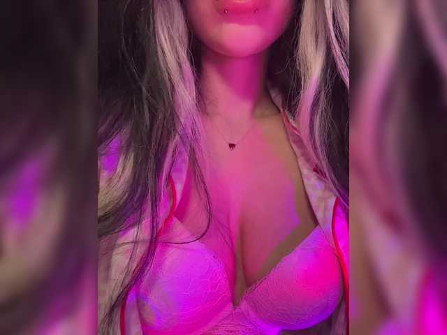 LeCriss's BongaCams show and profile