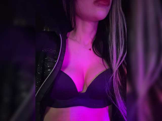 LeCriss's BongaCams show and profile