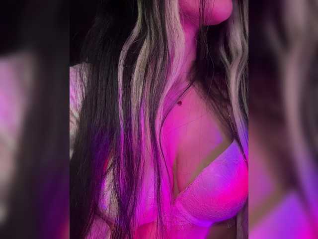 LeCriss's BongaCams show and profile