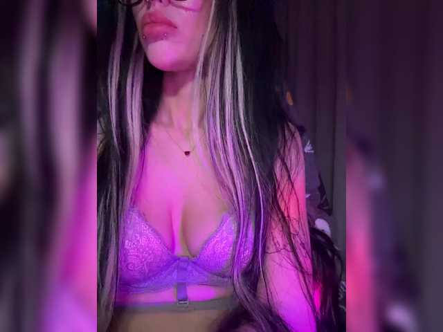 LeCriss's BongaCams show and profile