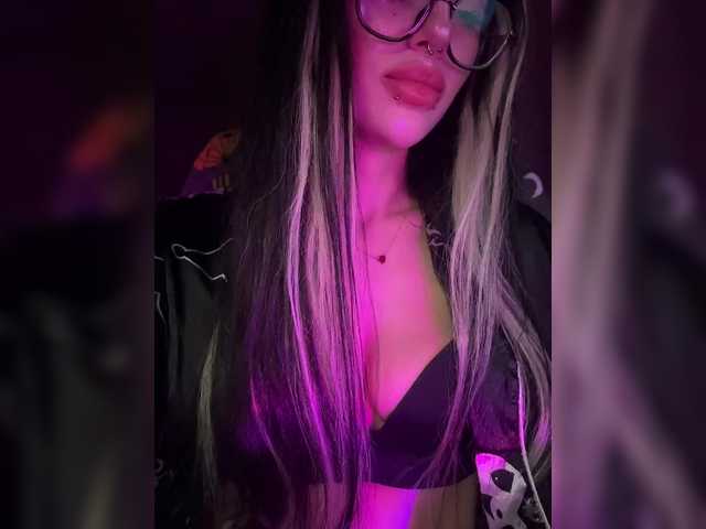 LeCriss's BongaCams show and profile