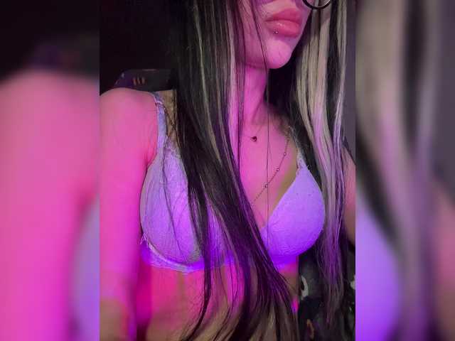 LeCriss's BongaCams show and profile