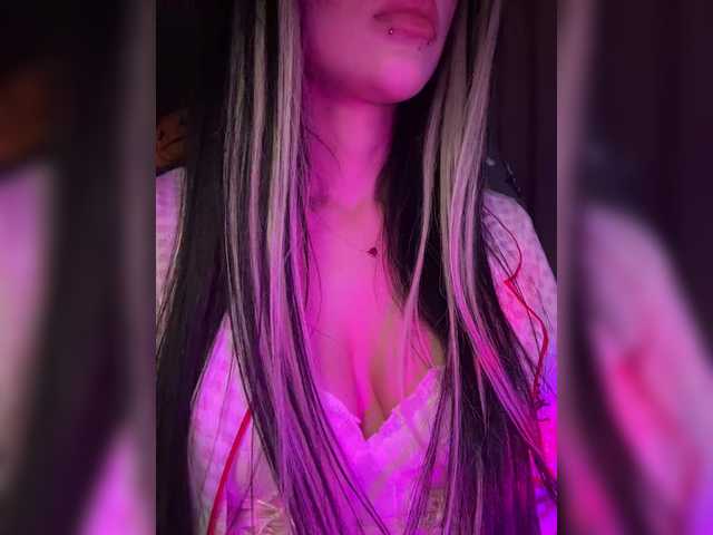 LeCriss's BongaCams show and profile