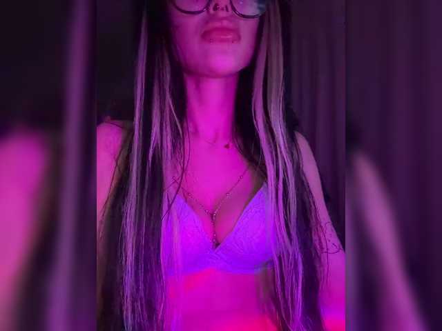 LeCriss's BongaCams show and profile