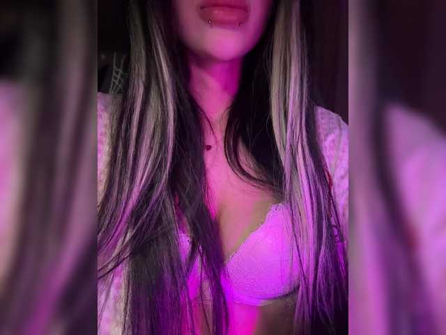 LeCriss's BongaCams show and profile