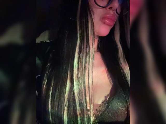 LeCriss's BongaCams show and profile