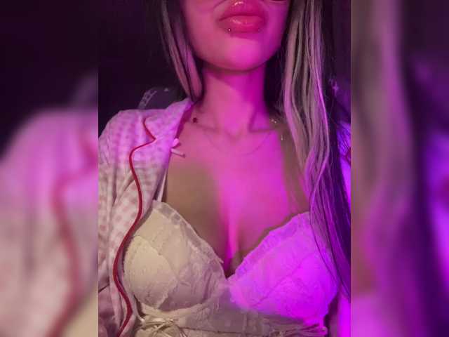 LeCriss's BongaCams show and profile