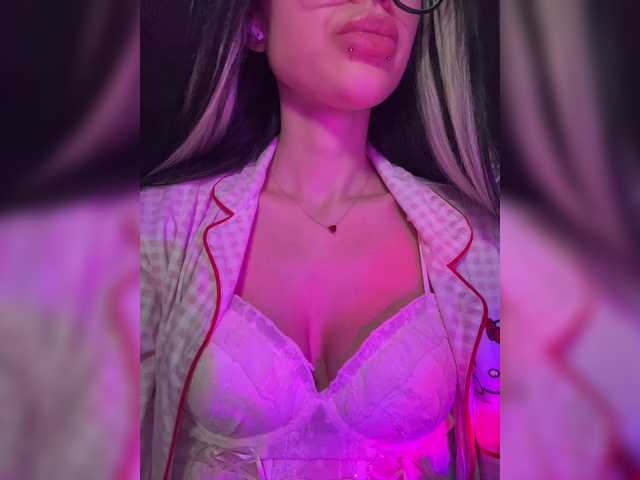 LeCriss's BongaCams show and profile