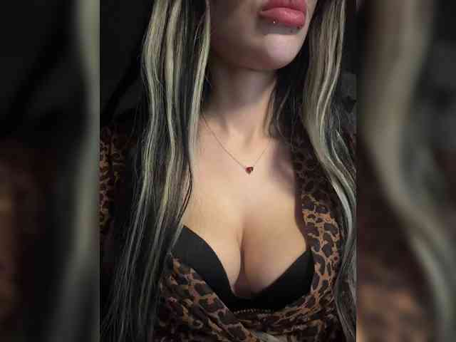 LeCriss Live Webcam on BongaCams