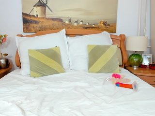 SatyneQueen Porn Show