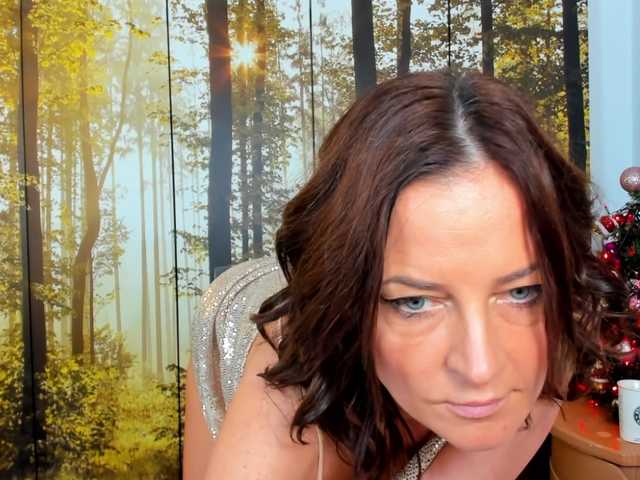 SatyneQueen's BongaCams show and profile