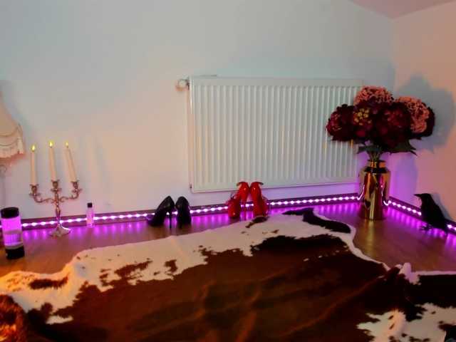 SatyneQueen's BongaCams show and profile