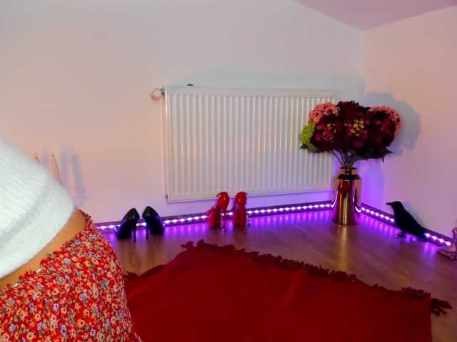 SatyneQueen's BongaCams show and profile