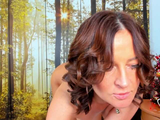 SatyneQueen's BongaCams show and profile