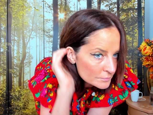 le modèle SatyneQueen est en webcam porno dans un show sur le site bongacams, il possède les tags suivants: White/Caucasian,Redhead,Shaved