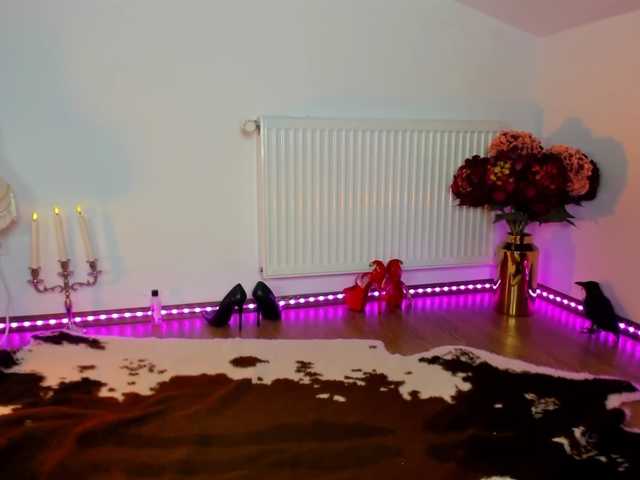 SatyneQueen's BongaCams show and profile