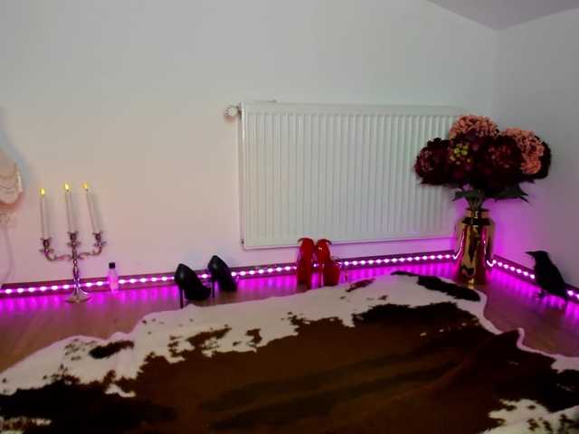 SatyneQueen's BongaCams show and profile