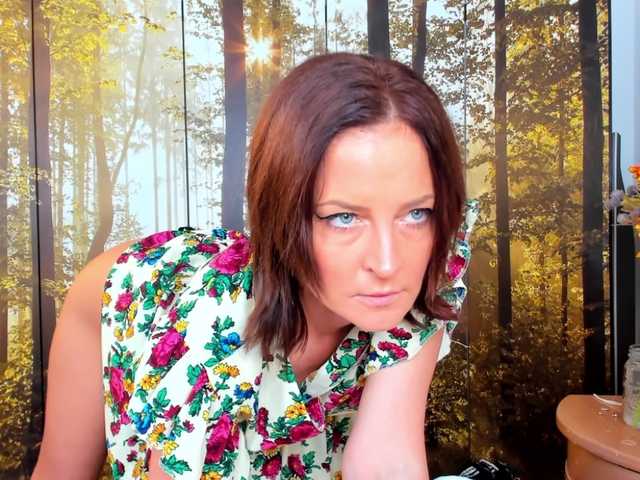 SatyneQueen's BongaCams show and profile