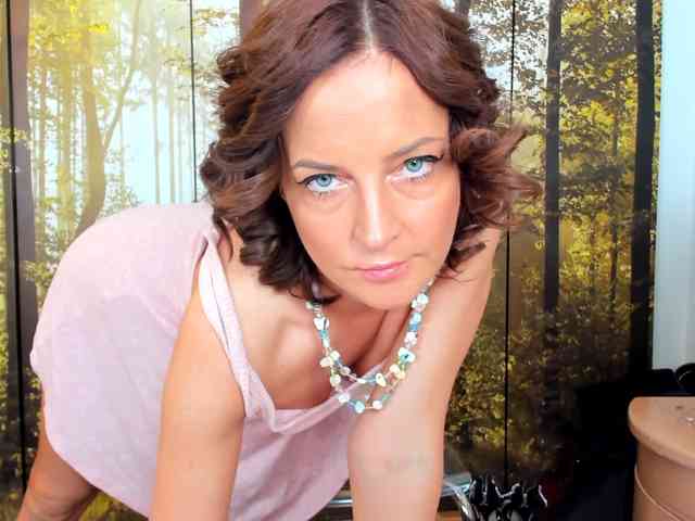 SatyneQueen webcam