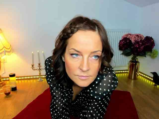 SatyneQueen webcam