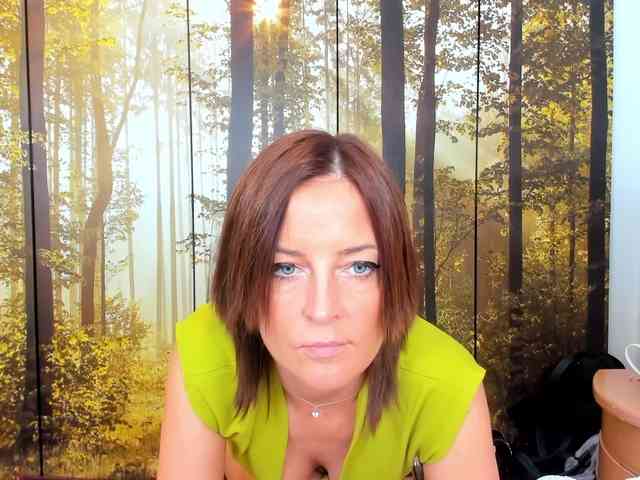 SatyneQueen webcam