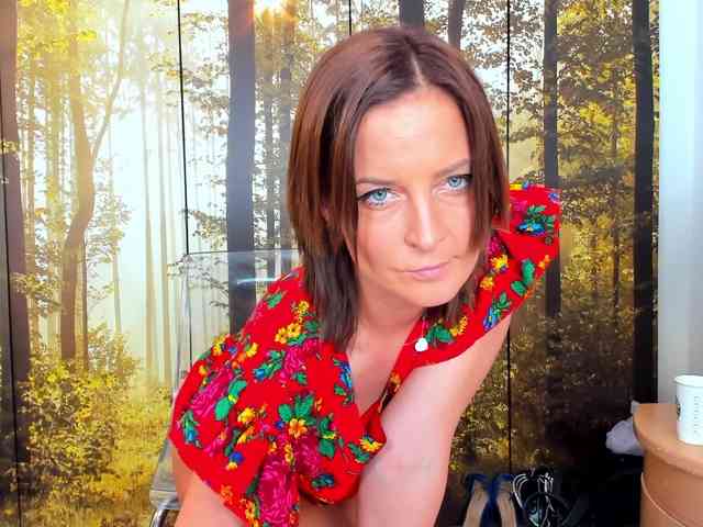 SatyneQueen webcam