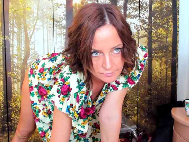 SatyneQueen webcam
