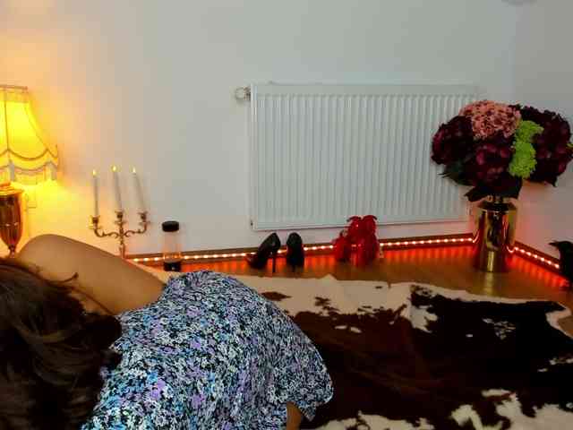 SatyneQueen webcam