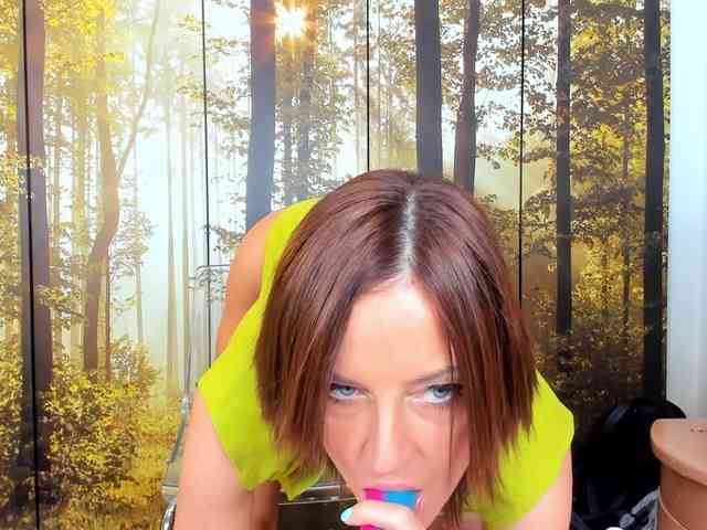 SatyneQueen webcam