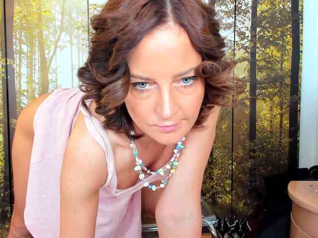 SatyneQueen webcam