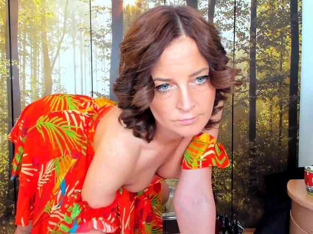 SatyneQueen webcam
