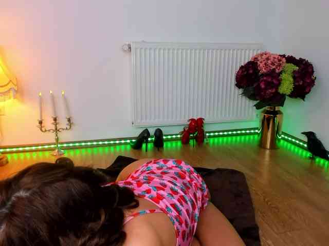 SatyneQueen webcam