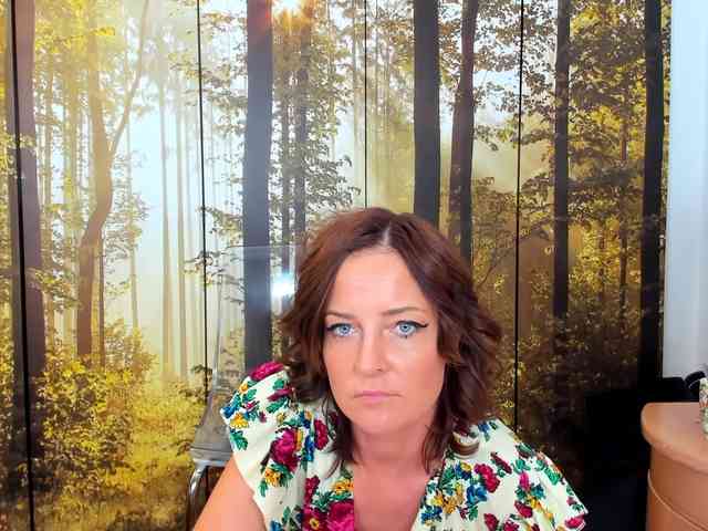 SatyneQueen webcam