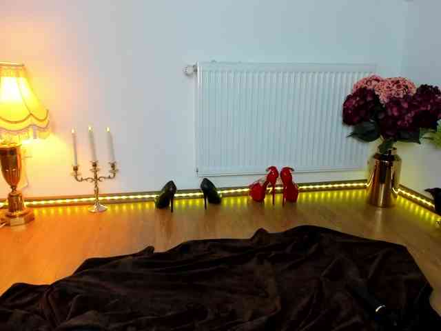 SatyneQueen webcam