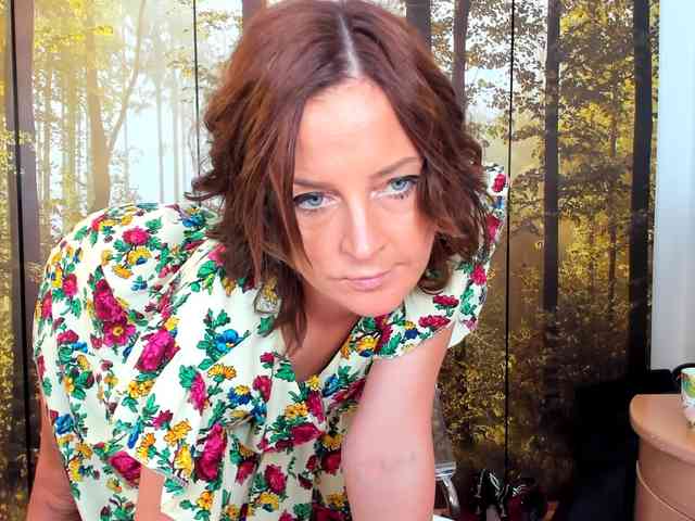 SatyneQueen webcam