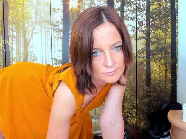 SatyneQueen webcam