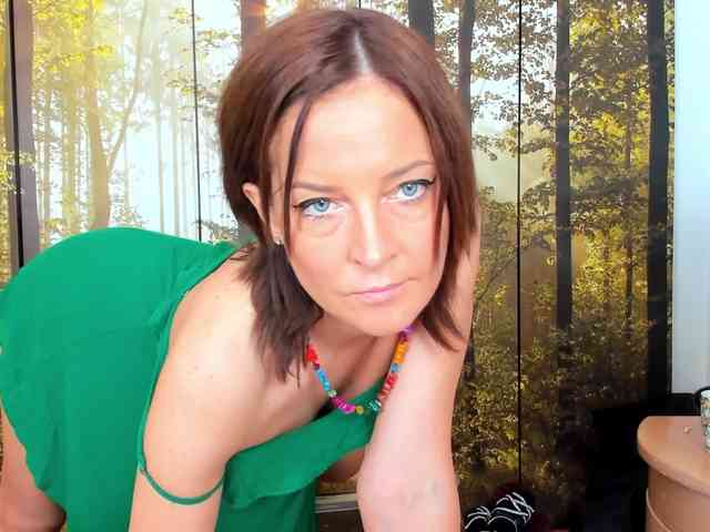 SatyneQueen webcam