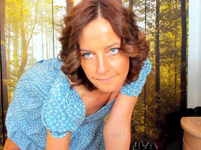 SatyneQueen webcam