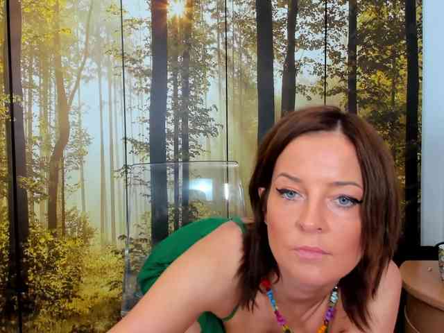 SatyneQueen webcam
