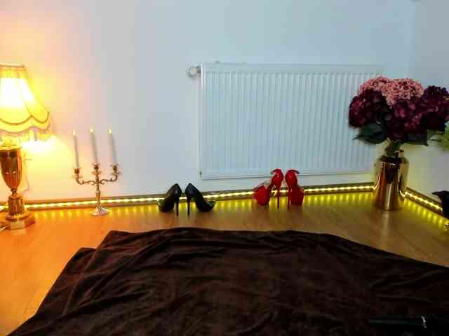 SatyneQueen webcam